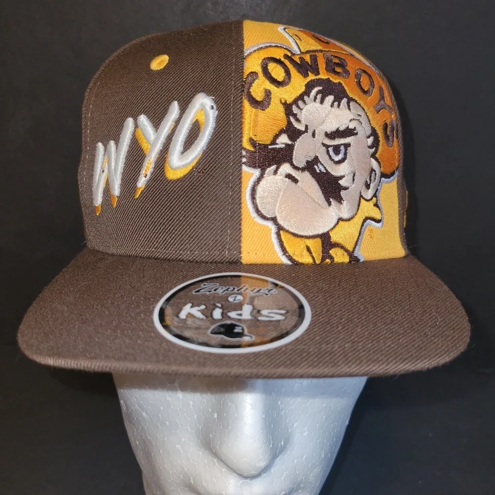 NWT Zephyr Wyoming Cowboys Youth Snapback Hat‎ Cap Pistol Pete
